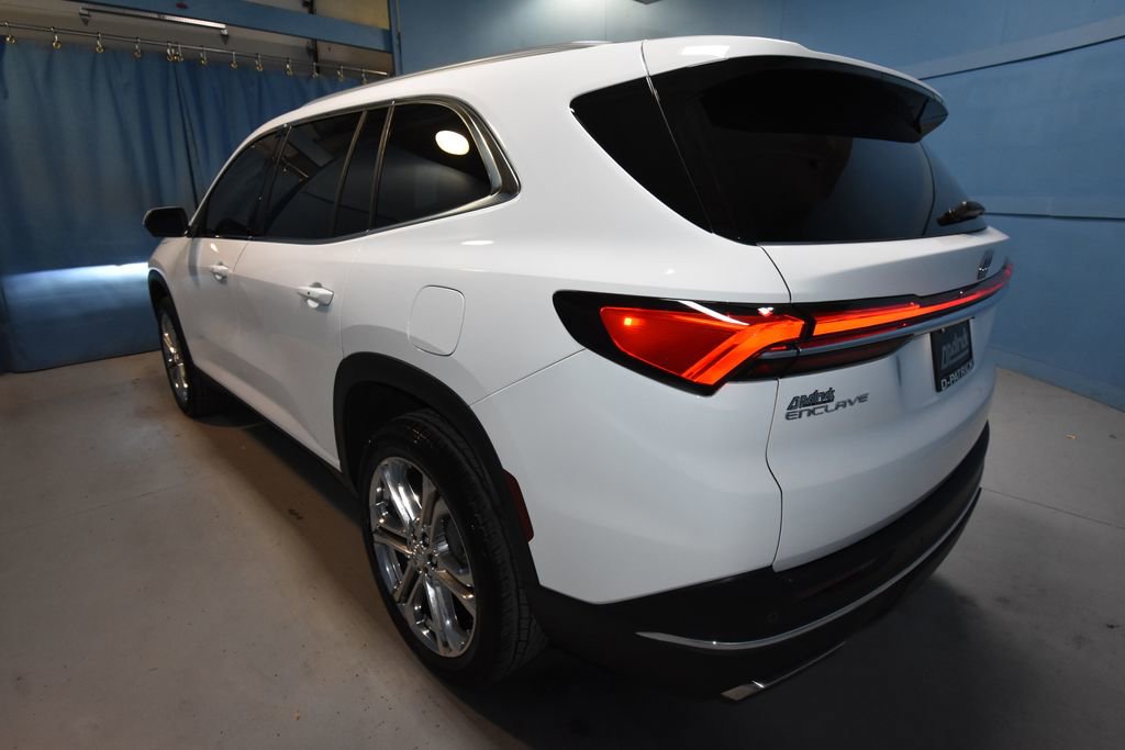 Used 2025 Buick Enclave Preferred w/ Power Package image 31