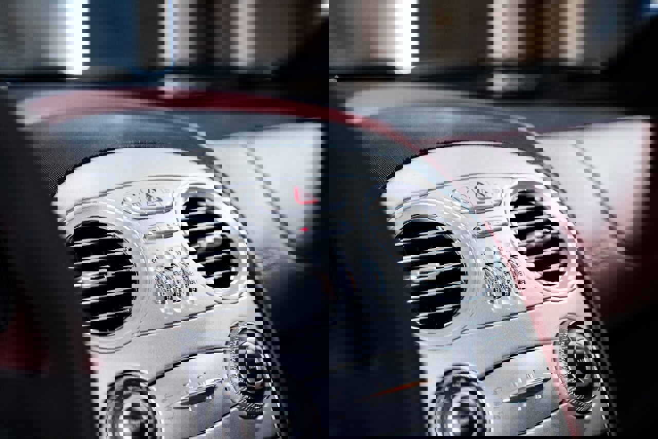 Used 2005 Mercedes-Benz SLR image 13