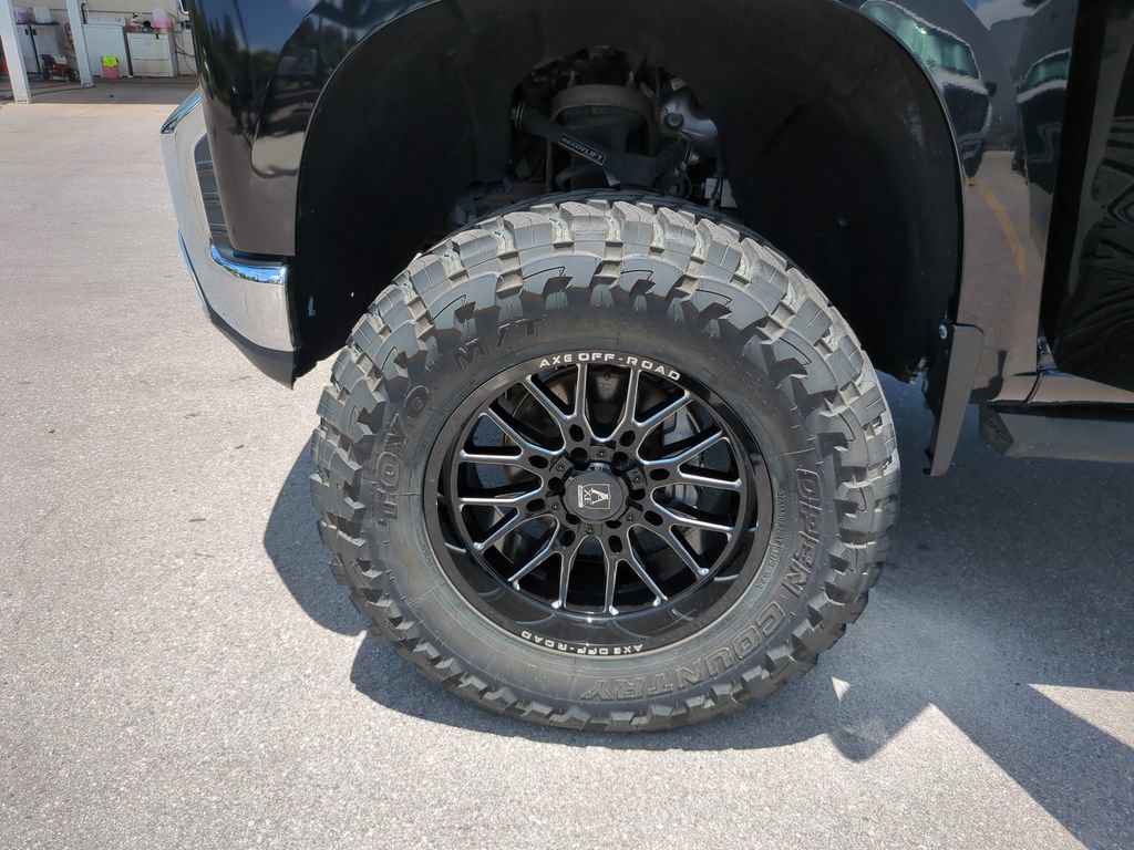 Used 2019 Chevrolet Silverado 1500 LTZ w/ LTZ Plus Package AWD/4WD image 36