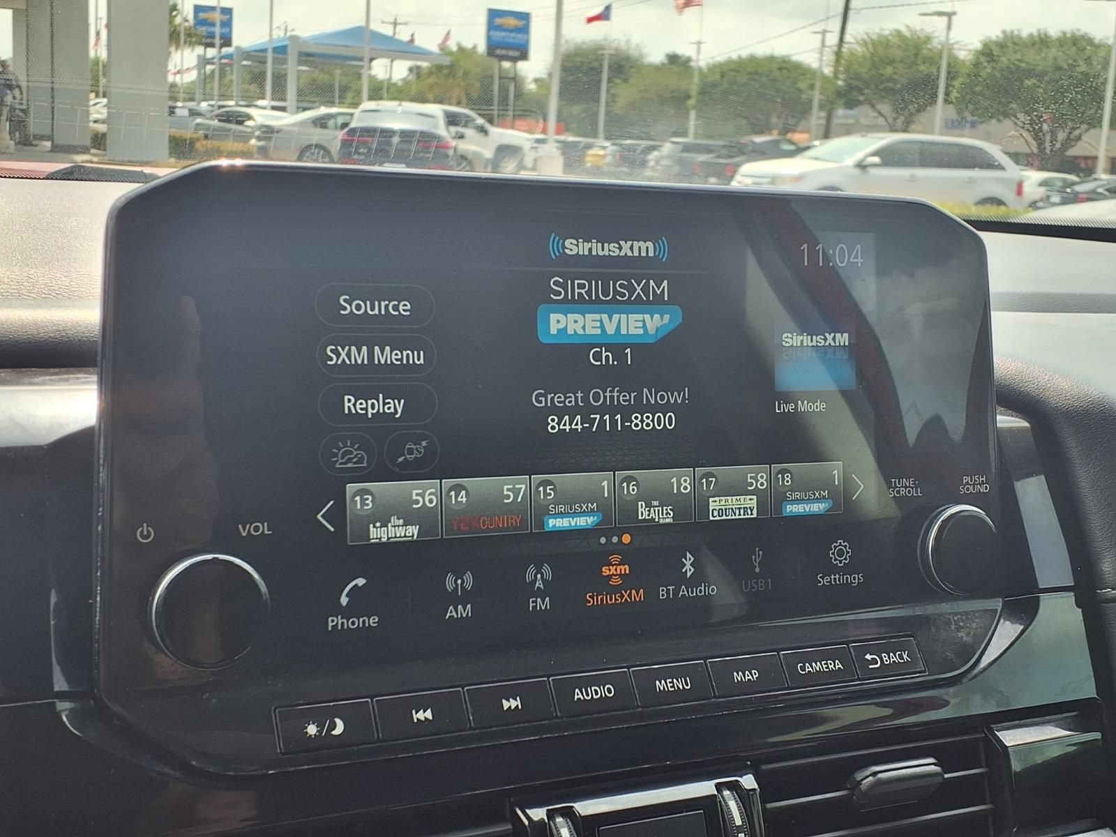 Used 2023 Nissan Pathfinder SL FWD image 4