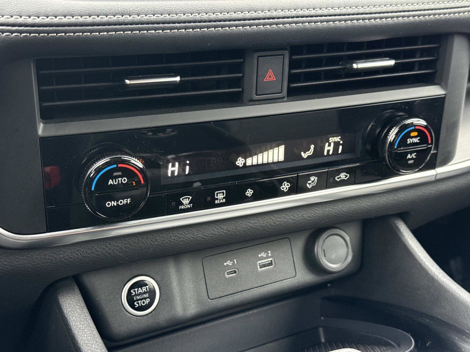 Used 2023 Nissan Rogue SV image 5