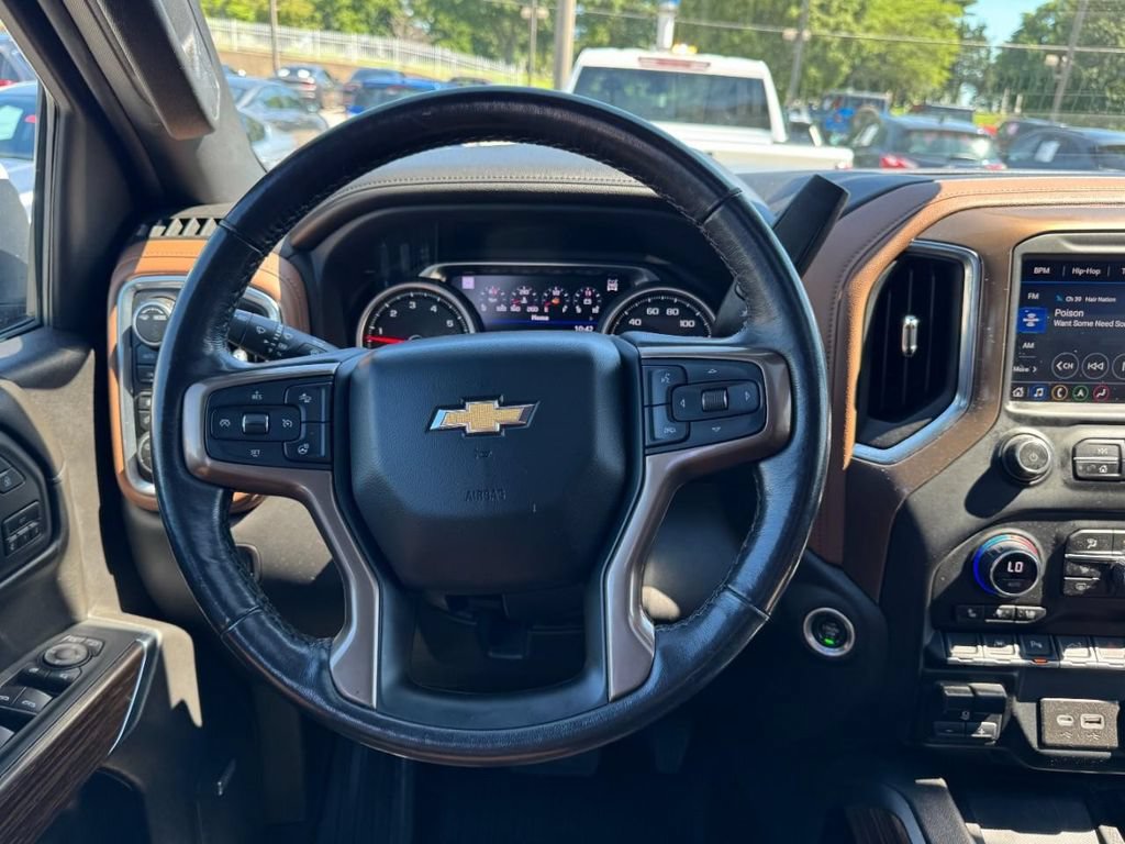 Used 2022 Chevrolet Silverado 1500 High Country w/ Technology Package AWD/4WD image 13