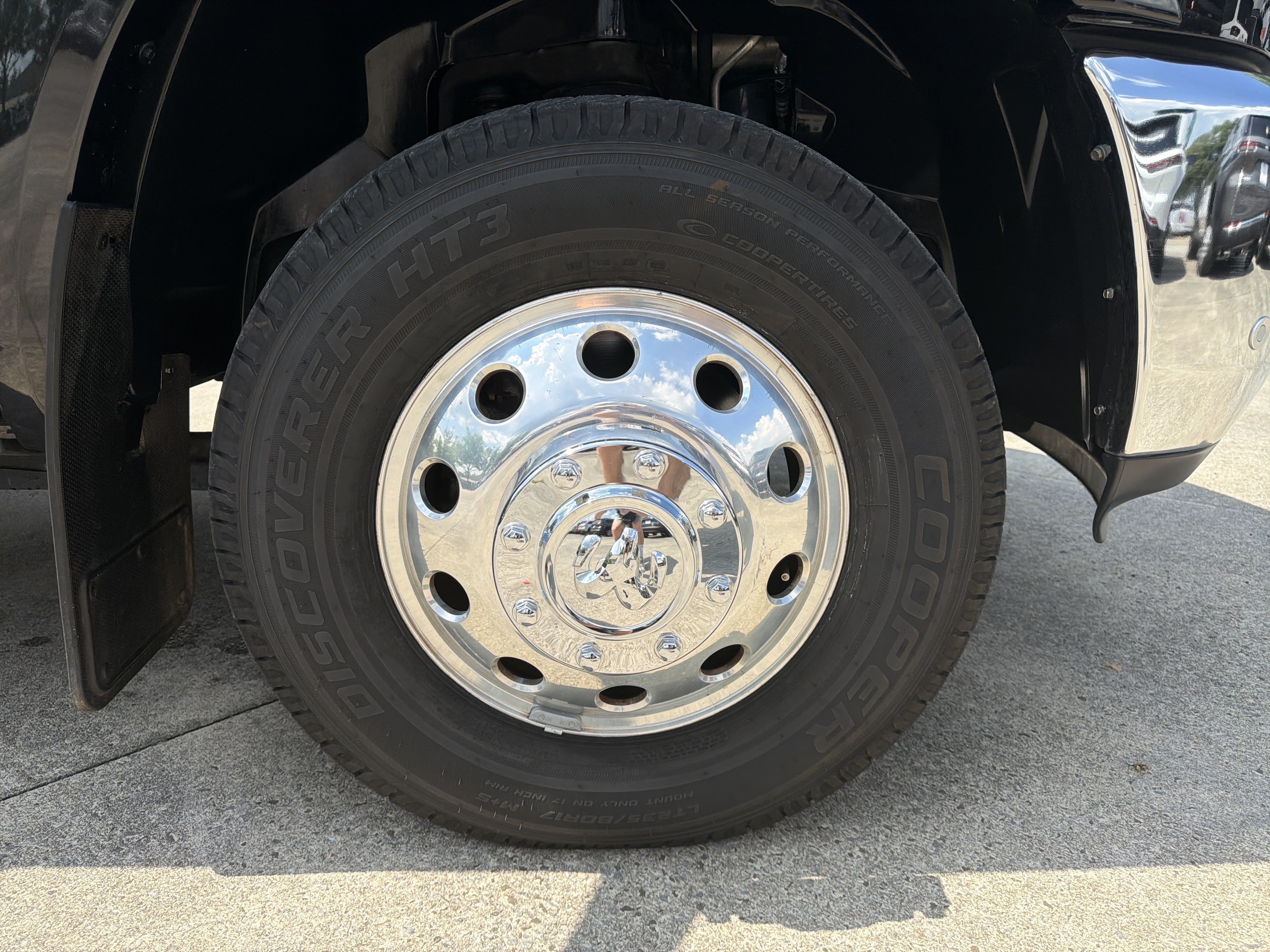 Used 2018 RAM 3500 Laramie w/ Convenience Group AWD/4WD image 12