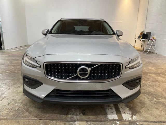 Used 2025 Volvo V60 B5 Cross Country Plus AWD/4WD image 8