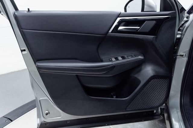 Used 2024 Mitsubishi Outlander image 11