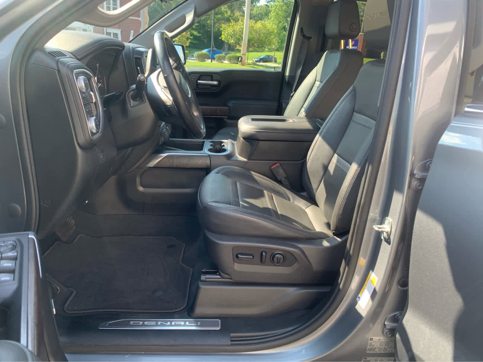 Used 2020 GMC Sierra 1500 Denali w/ Denali Ultimate Package image 10