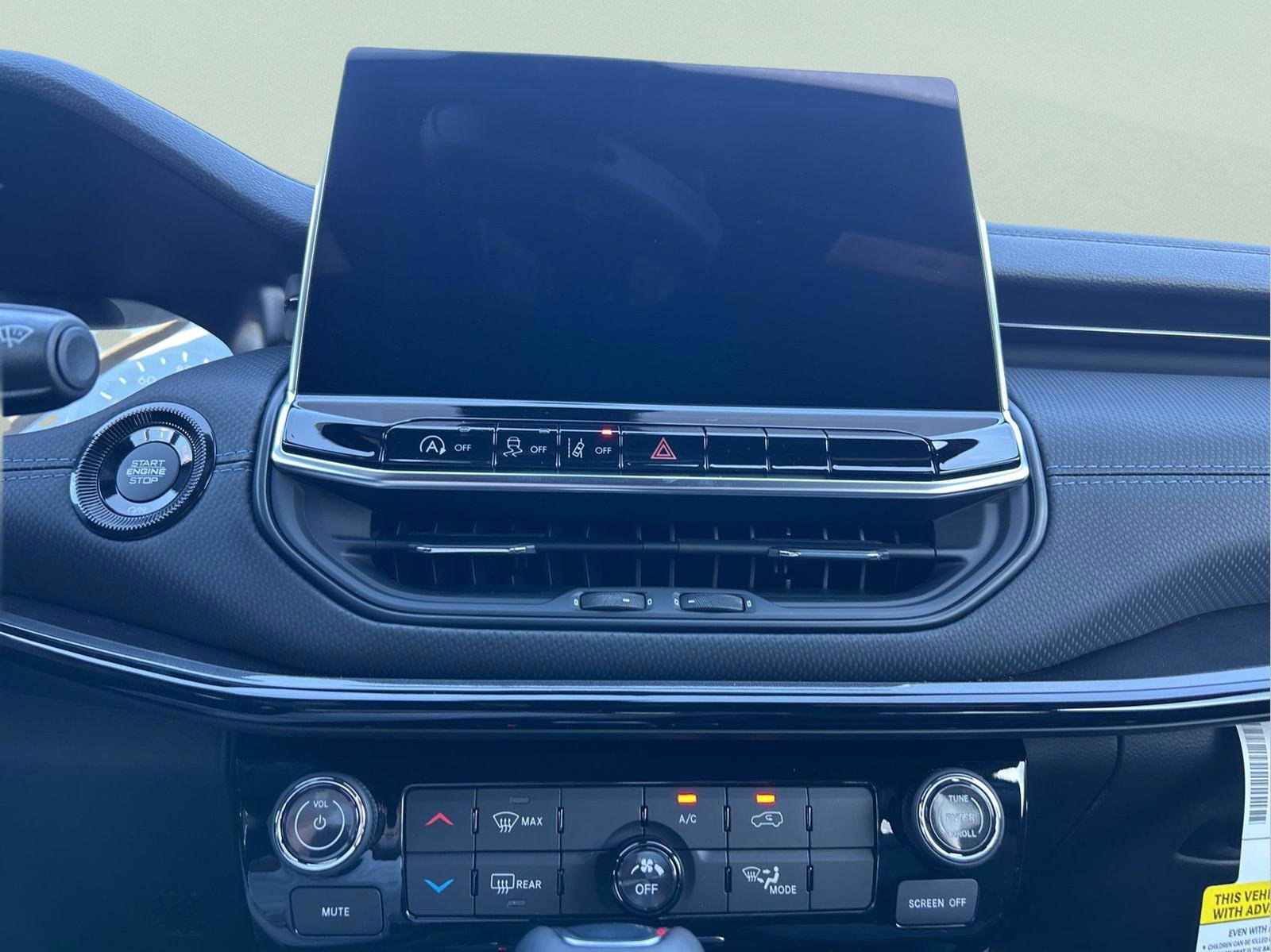 New 2026 Jeep Compass Latitude image 16