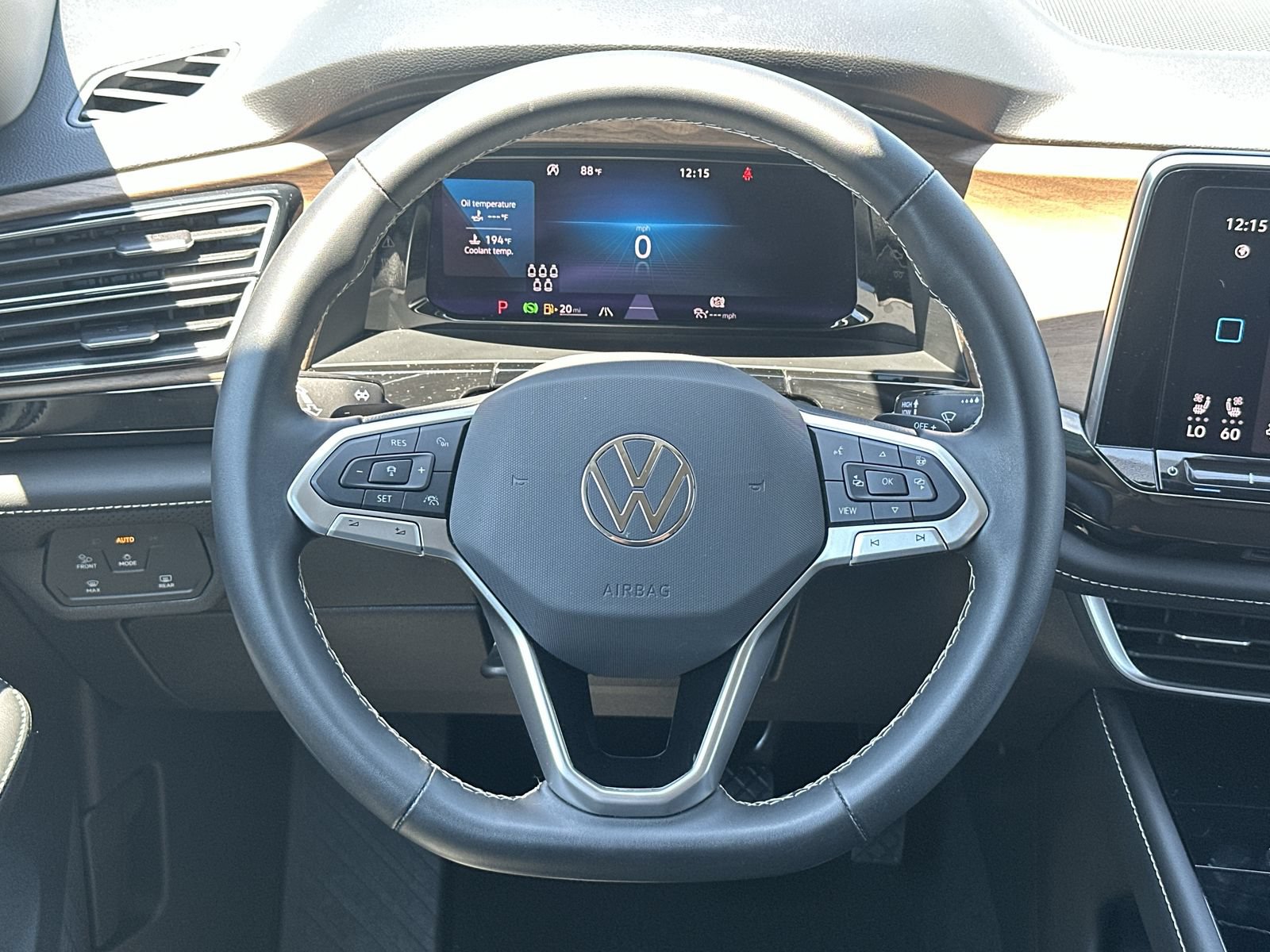 Used 2025 Volkswagen Atlas SE AWD/4WD image 19