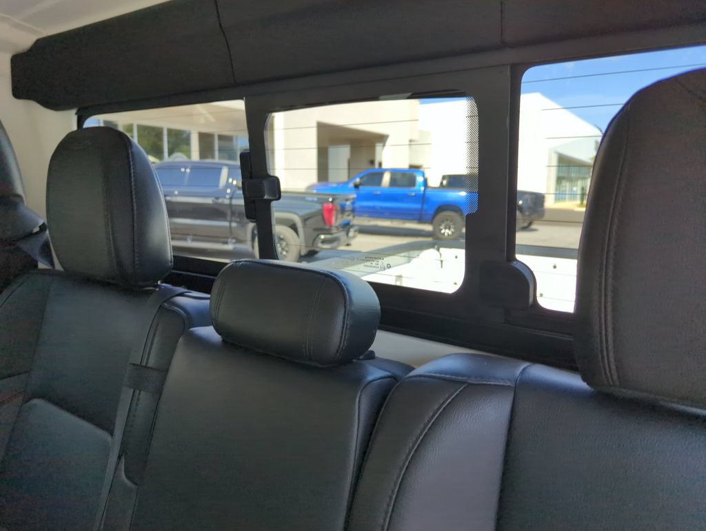 Used 2023 Jeep Gladiator Rubicon w/ Cold Weather Group AWD/4WD image 28