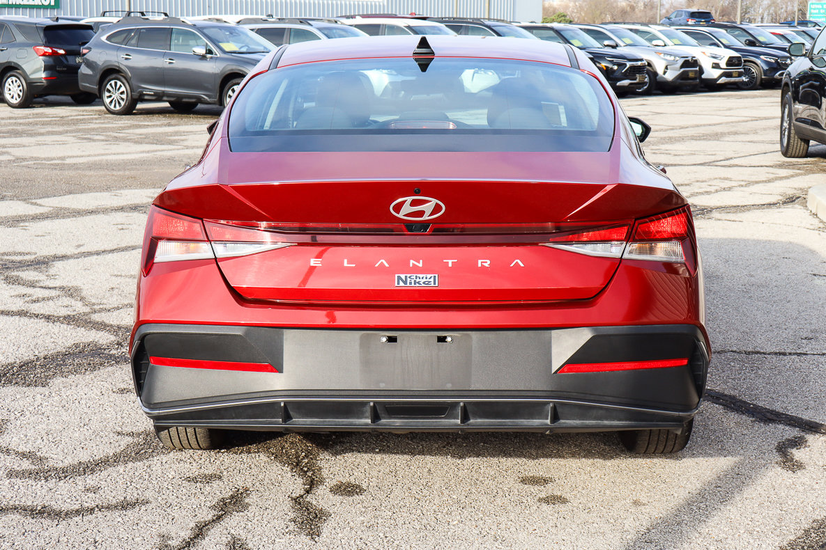 Used 2024 Hyundai Elantra SEL FWD image 5