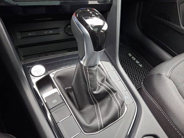 New 2026 Volkswagen Taos SE image 8