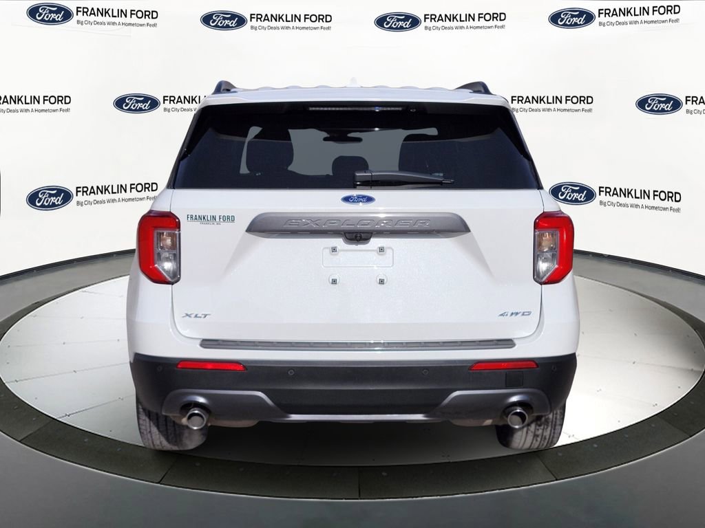 Certified 2022 Ford Explorer XLT w/ Equipment Group 202A image 4