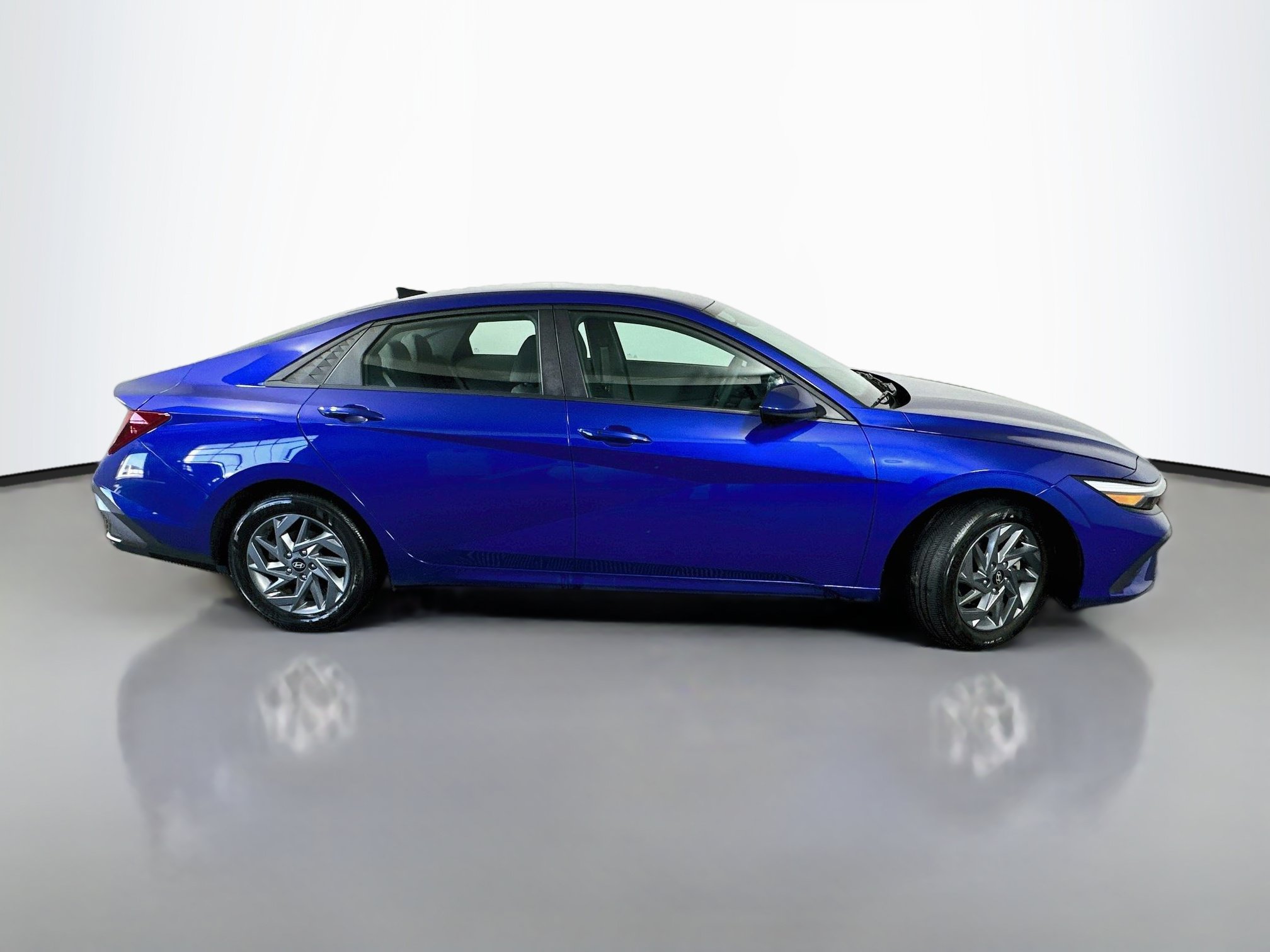 Certified 2024 Hyundai Elantra SEL FWD image 8