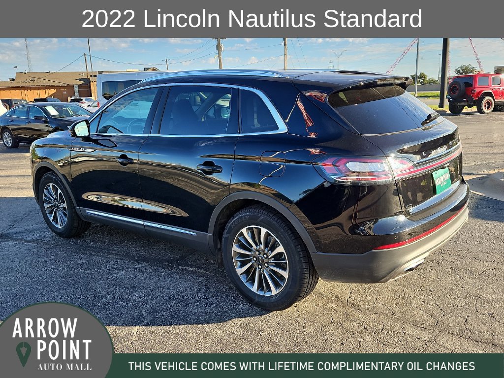 Used 2022 Lincoln Nautilus FWD w/ Premium Package image 8