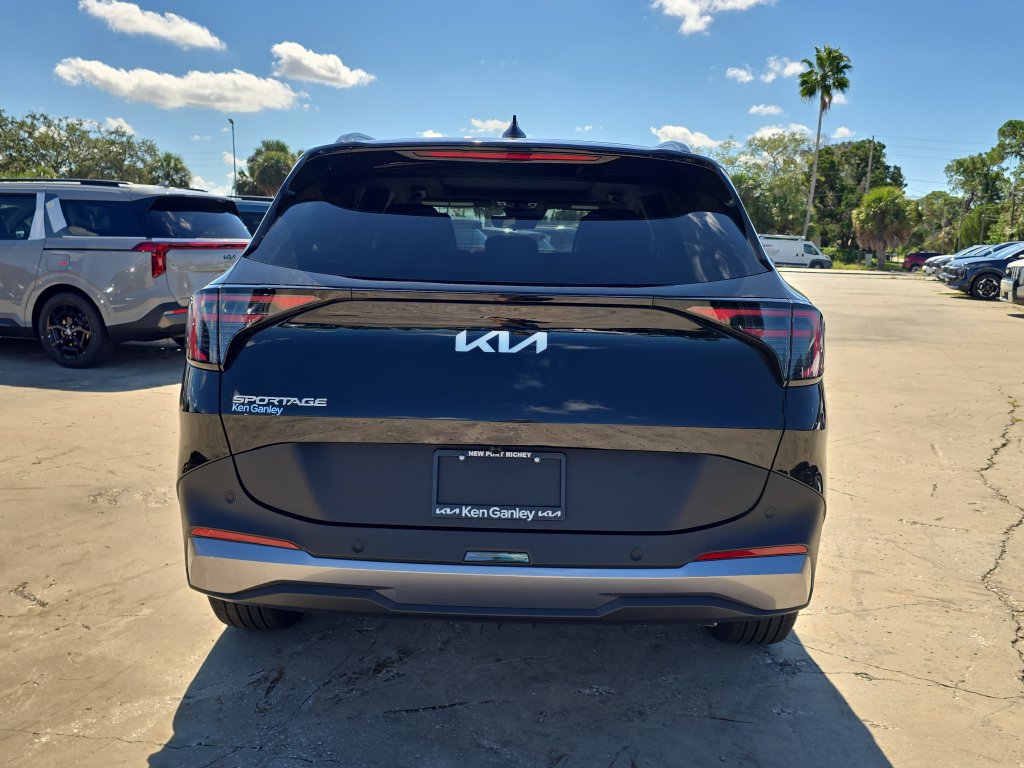 New 2027 Kia Sportage EX w/ EX Panoramic Roof Package FWD image 8