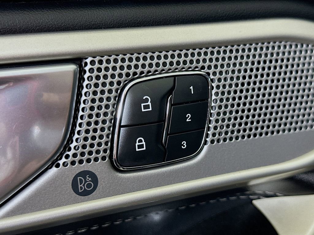 Used 2021 Ford Explorer Limited w/ Equipment Group 301A image 22