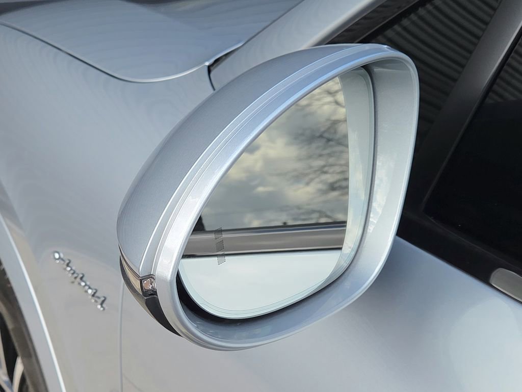 Certified 2025 Porsche Cayenne E-Hybrid Coupe image 29