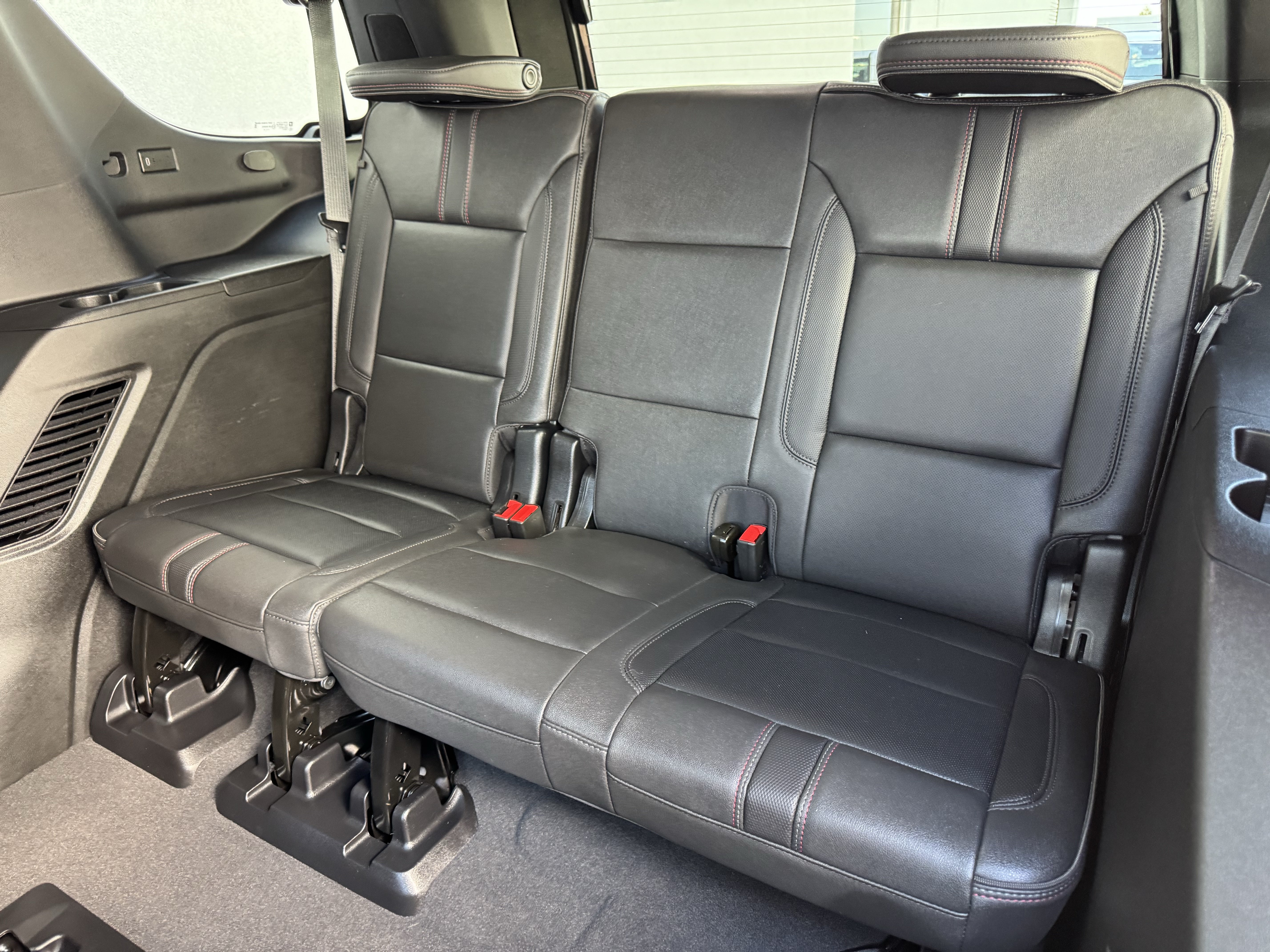 Used 2024 Chevrolet Tahoe RST w/ Luxury Package AWD/4WD image 16
