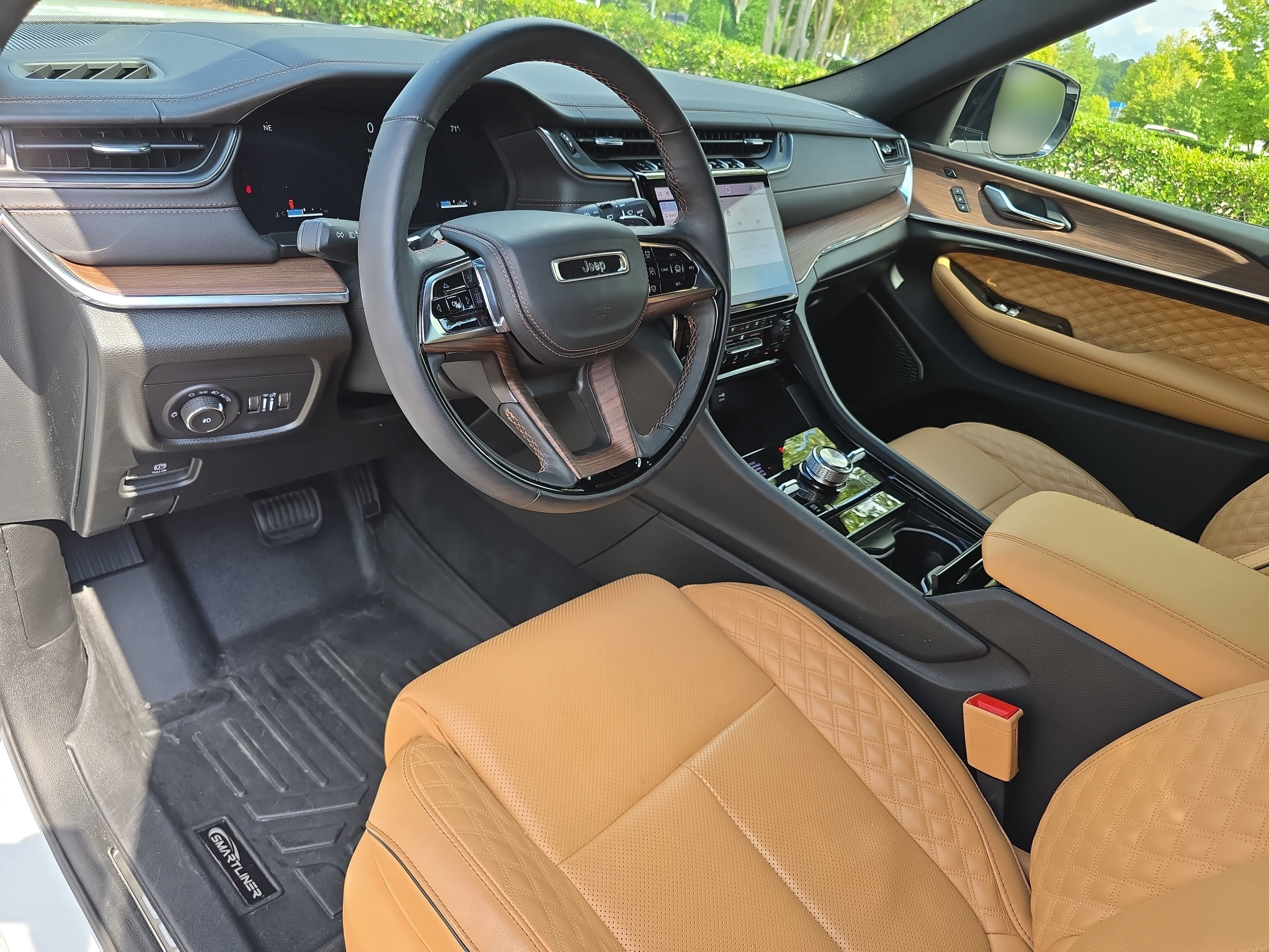 Used 2024 Jeep Grand Cherokee Summit AWD/4WD image 16
