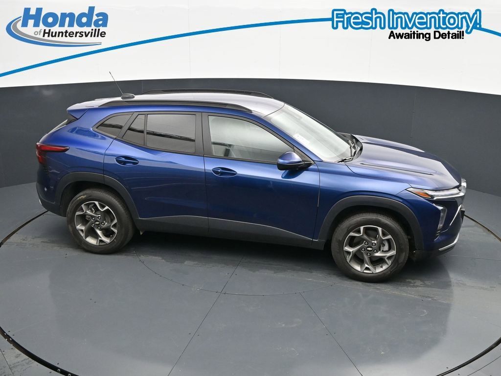 Used 2024 Chevrolet Trax LT w/ Driver Confidence Package FWD image 30