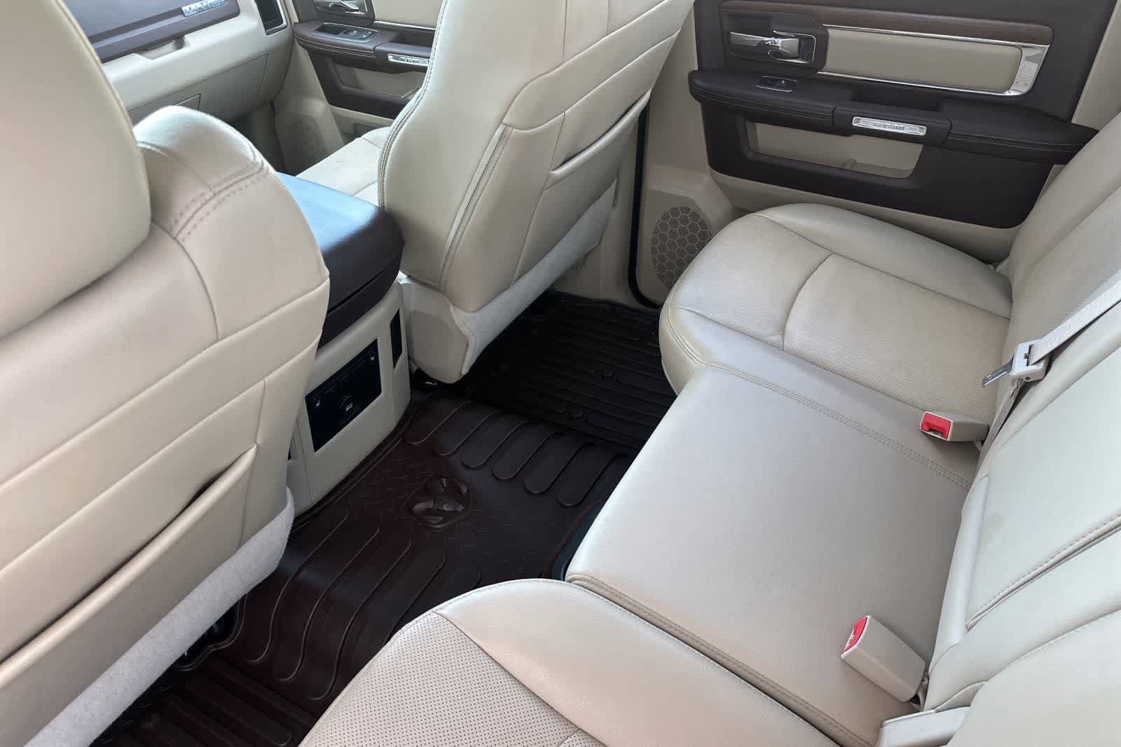 Used 2015 RAM 1500 Laramie w/ Convenience Group AWD/4WD image 4