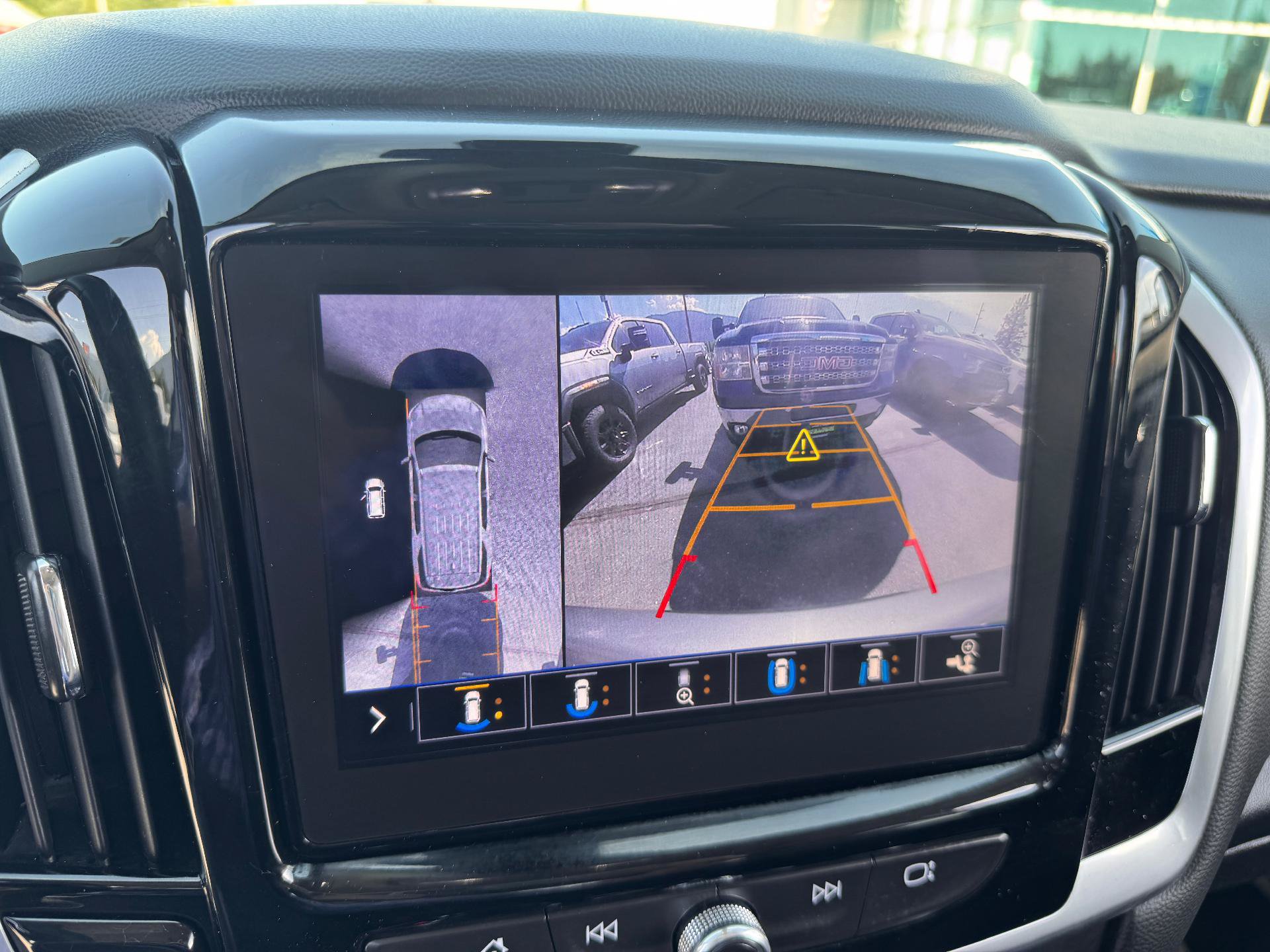 Used 2020 Chevrolet Traverse RS AWD/4WD image 37