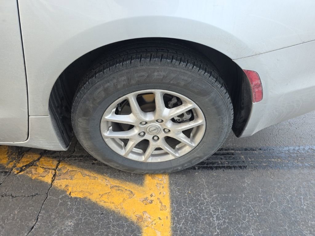 Used 2024 Chrysler Pacifica Touring-L image 11