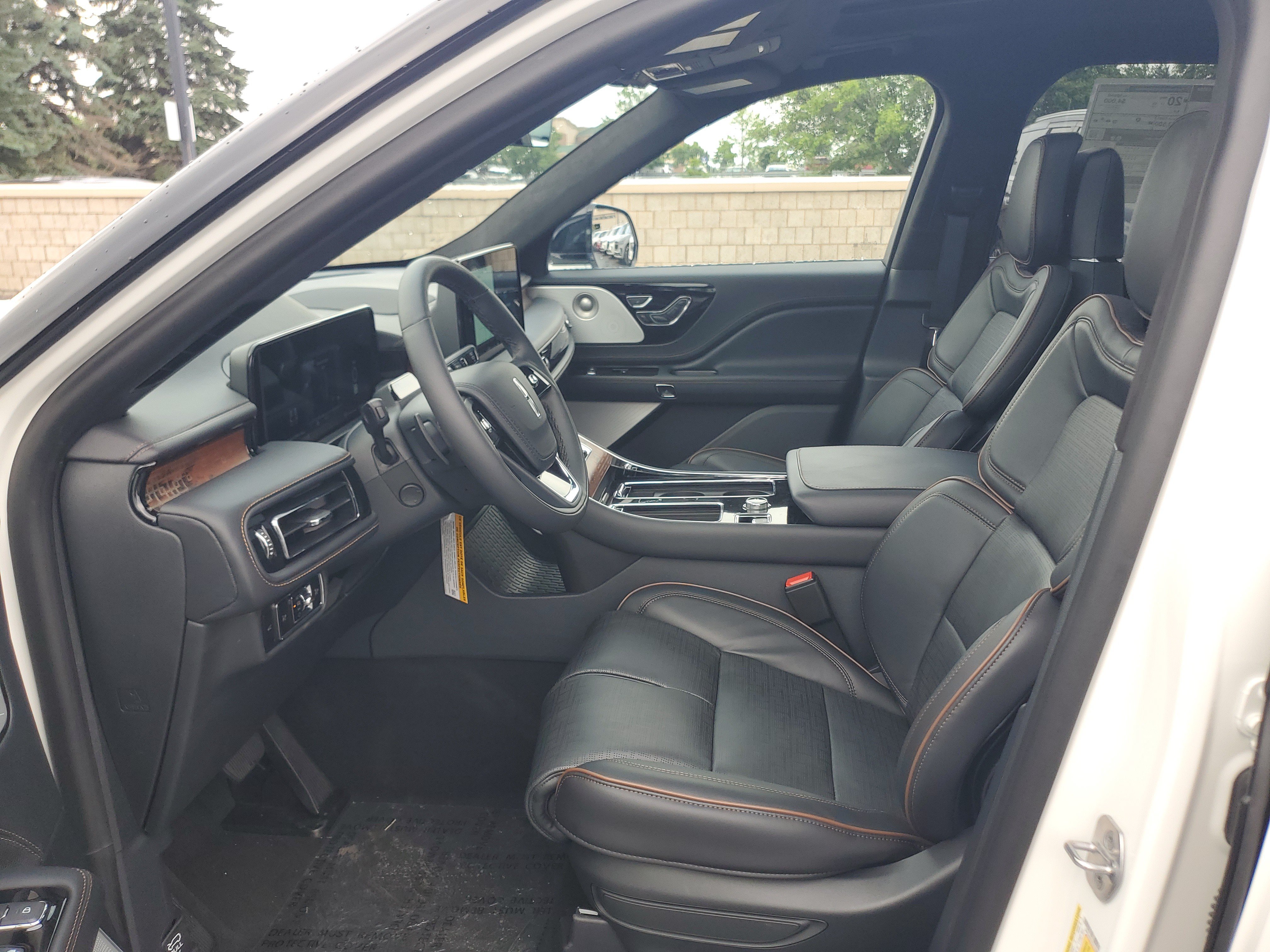 New 2026 Lincoln Aviator Black Label AWD/4WD image 11