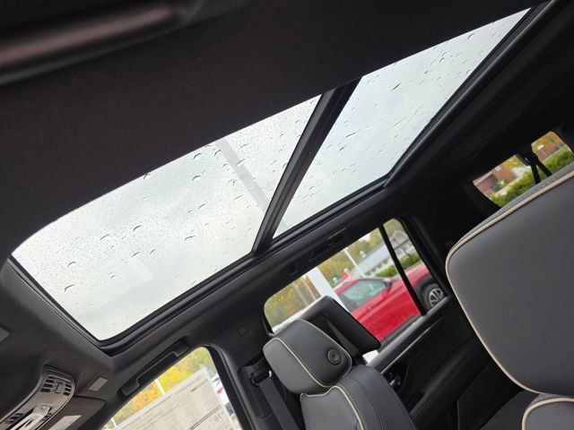 New 2026 Chevrolet Suburban Premier image 4