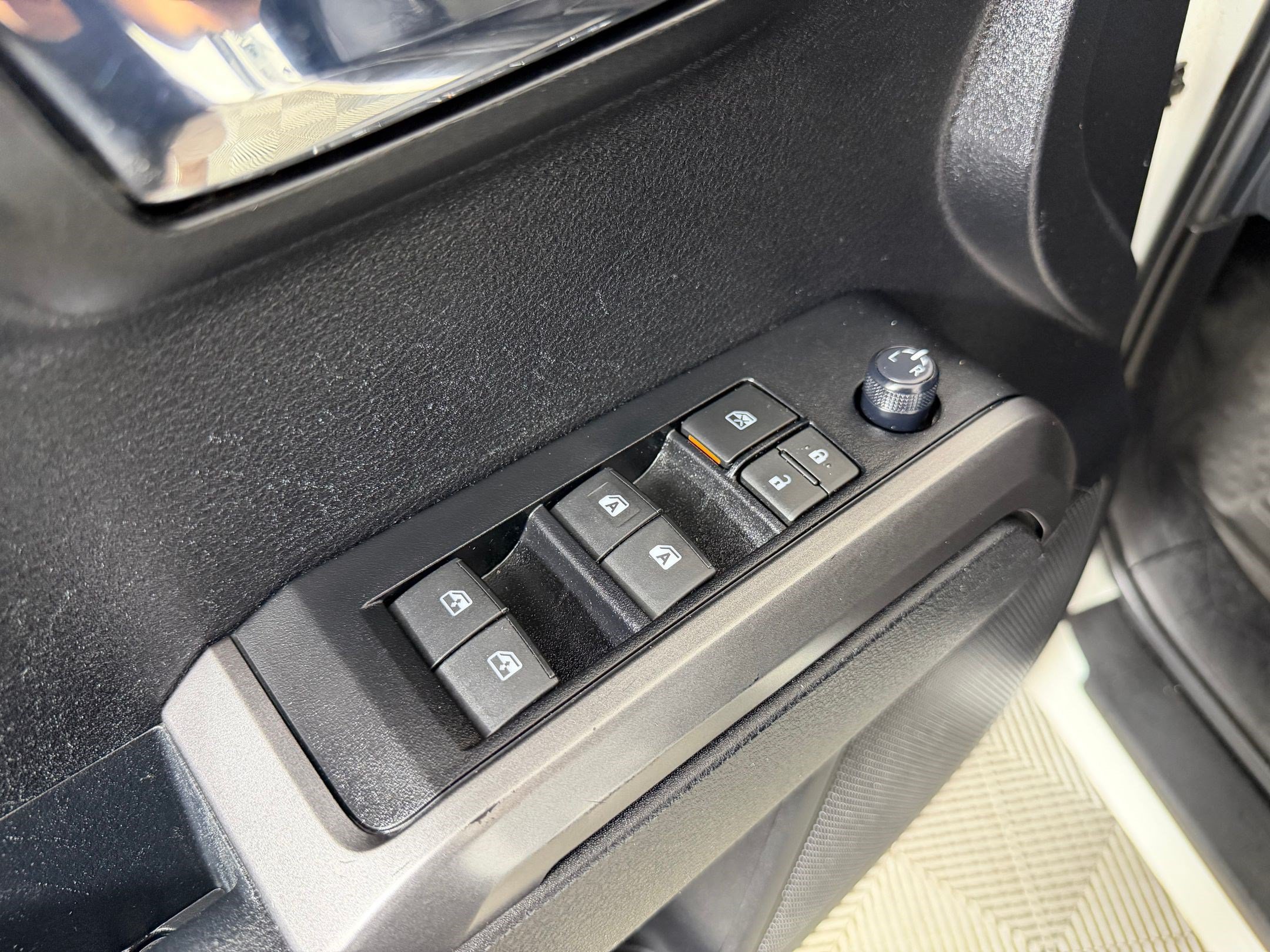 Used 2022 Toyota Tacoma TRD Off-Road w/ Black Out Package (TMS) AWD/4WD image 14