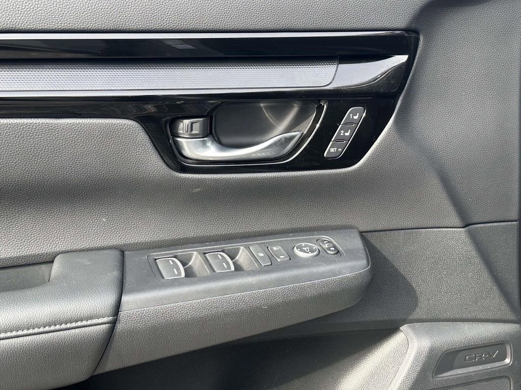 Used 2025 Honda CR-V EX-L image 14