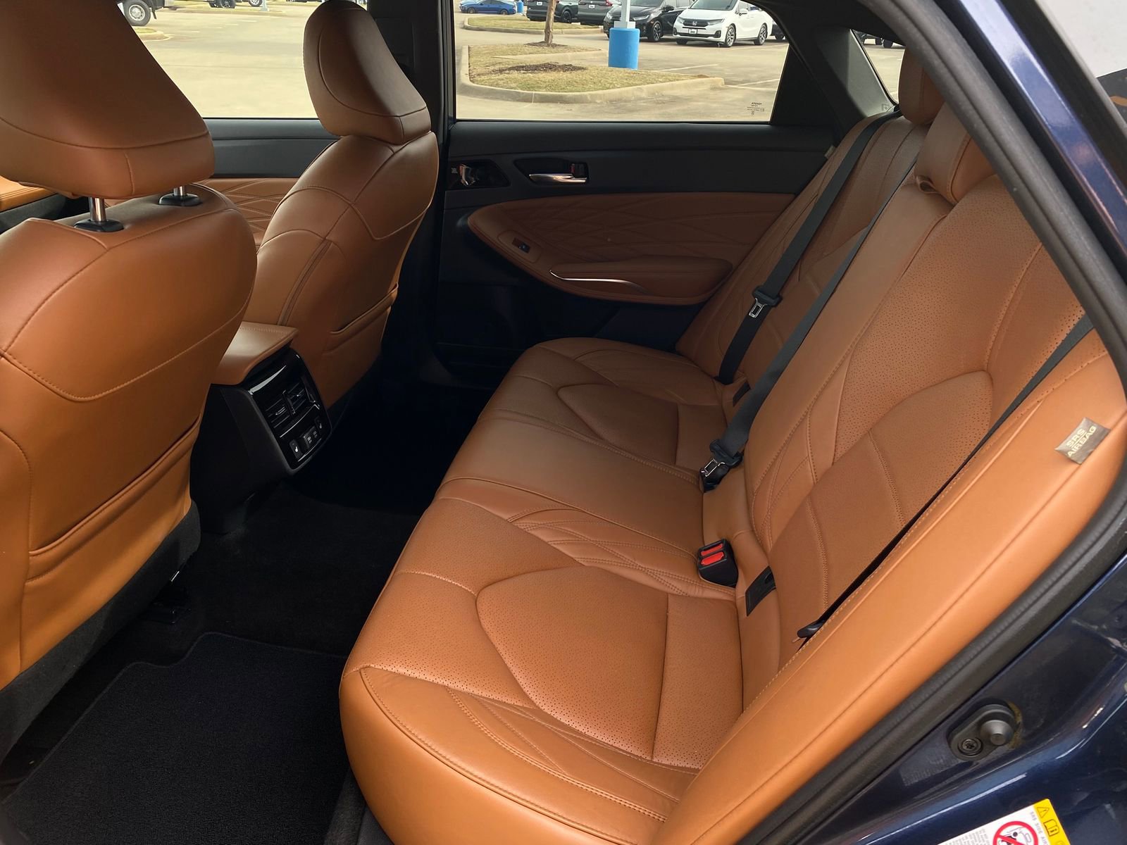 Used 2019 Toyota Avalon Limited image 25