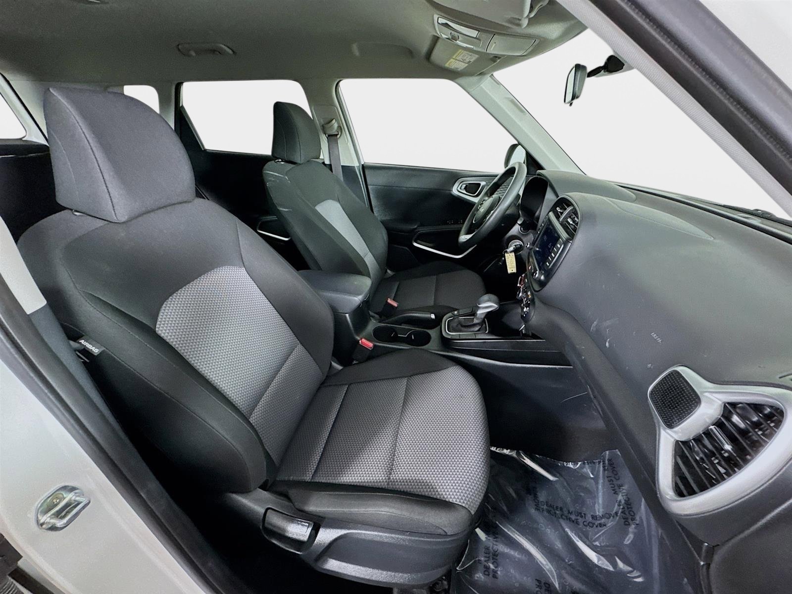 Used 2022 Kia Soul LX image 25