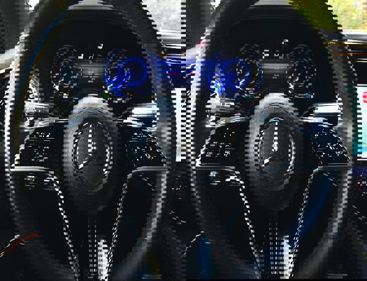 Used 2023 Mercedes-Benz EQS 580 4MATIC SUV image 36