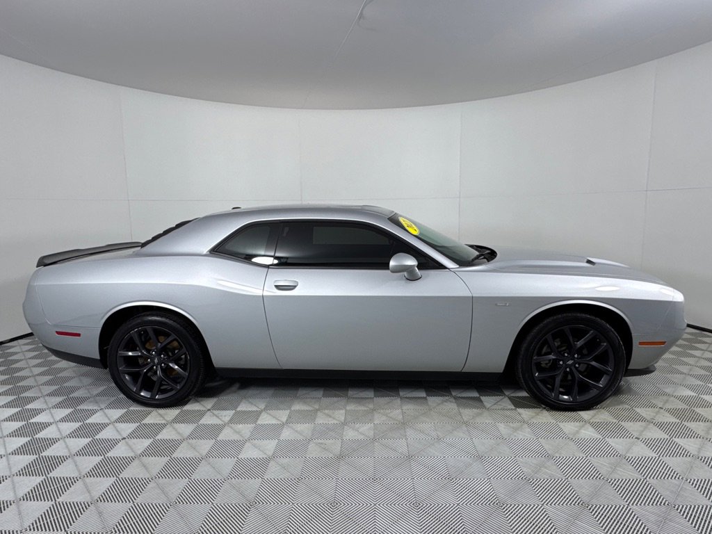 Used 2021 Dodge Challenger SXT w/ Blacktop Package image 4