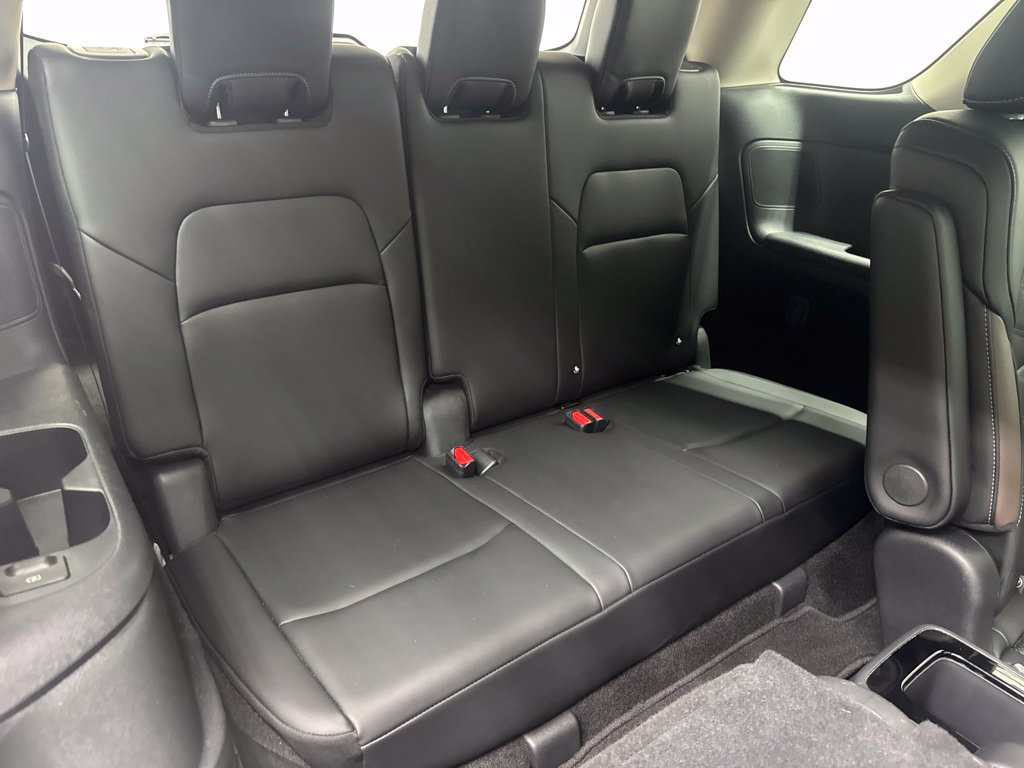 Used 2025 Nissan Pathfinder Platinum FWD image 24
