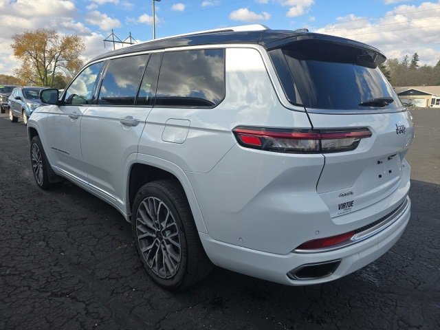 Used 2023 Jeep Grand Cherokee L Summit image 5