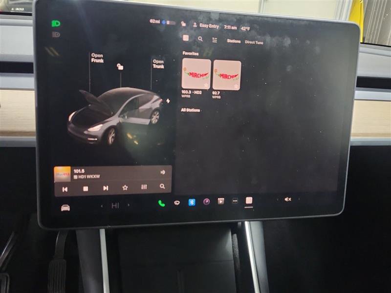 Used 2021 Tesla Model Y Long Range image 4