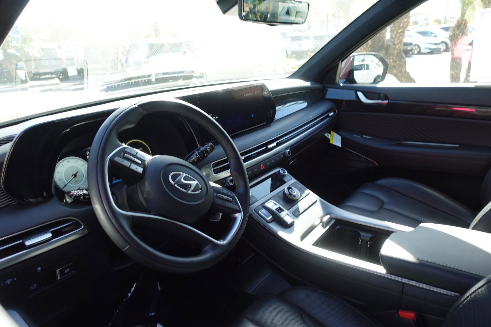 Used 2024 Hyundai Palisade Calligraphy image 16