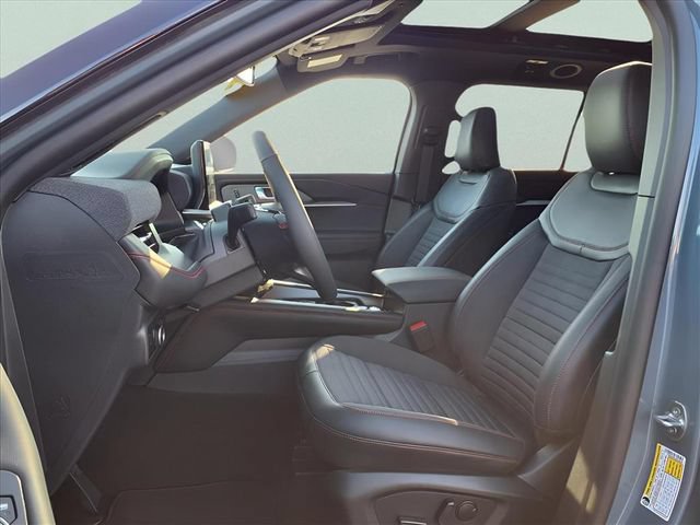 New 2025 Ford Explorer ST-Line w/ Premium Package AWD/4WD image 11