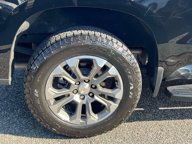 Used 2024 Chevrolet Silverado 1500 High Country w/ Technology Package AWD/4WD image 12