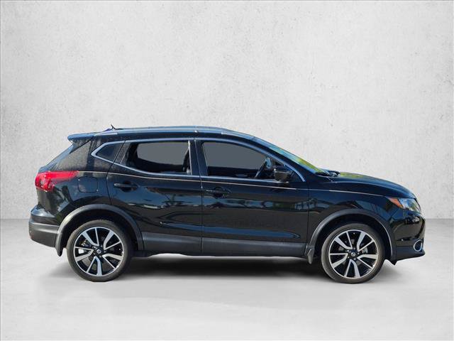 Used 2019 Nissan Rogue Sport SL FWD image 4