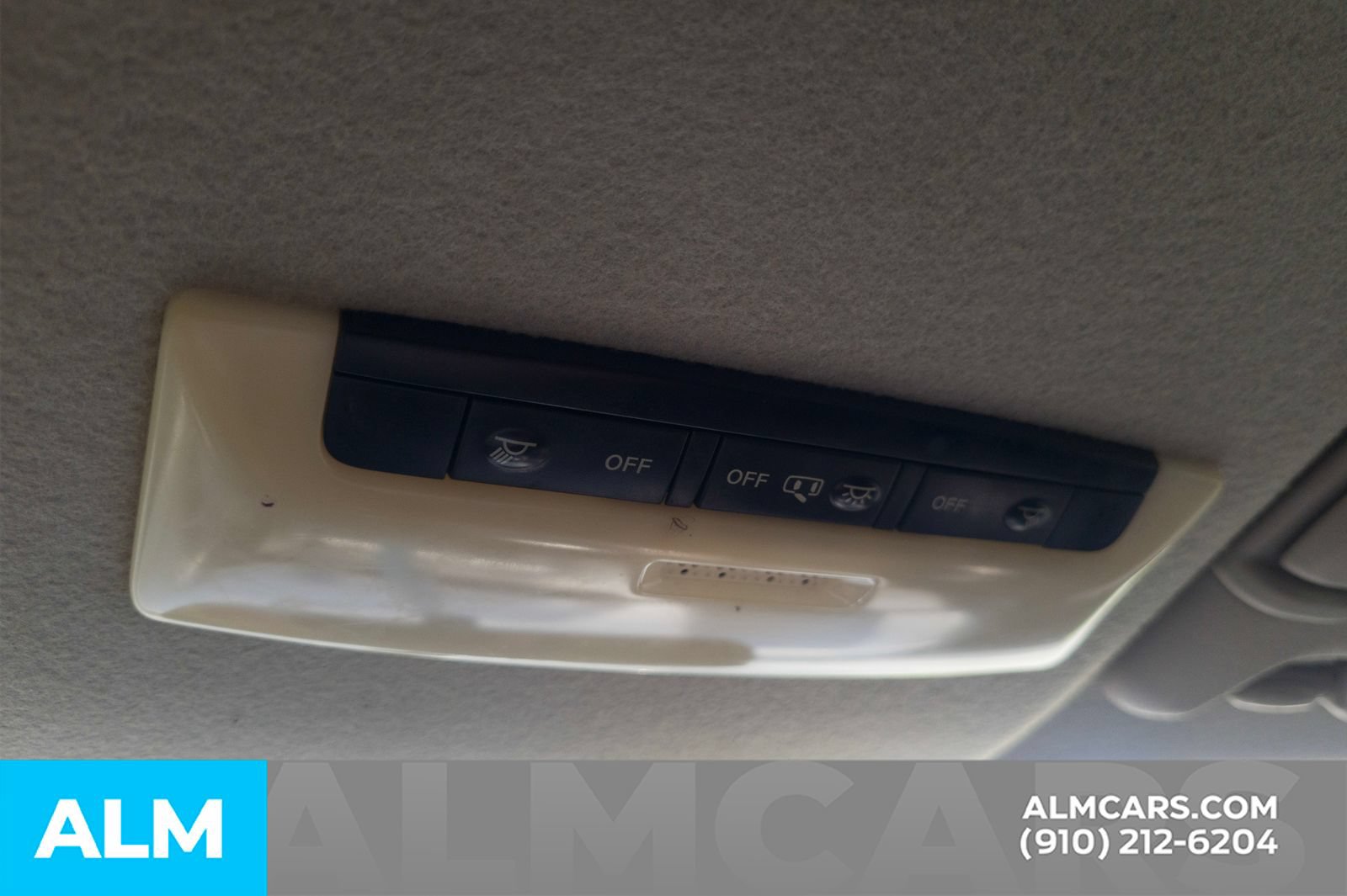Used 2019 Nissan Kicks S FWD image 30
