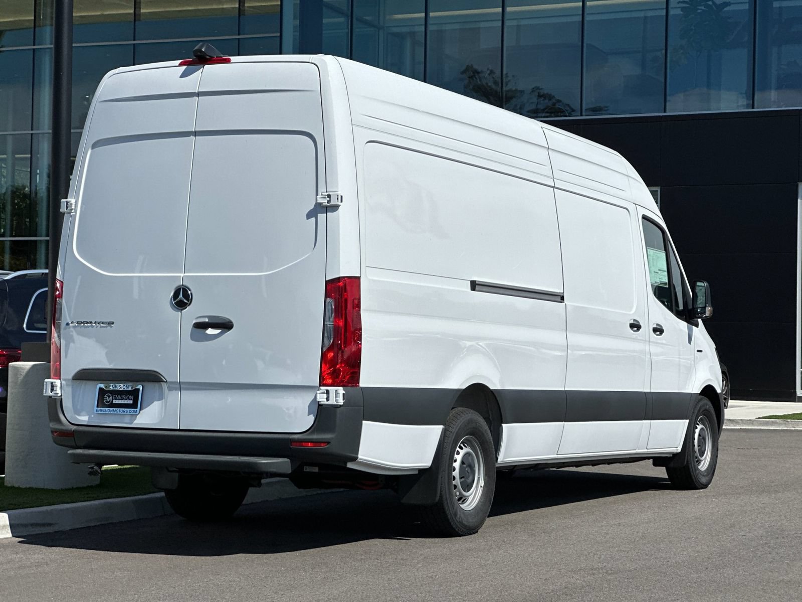 New 2025 Mercedes-Benz eSprinter 170 Cargo image 3
