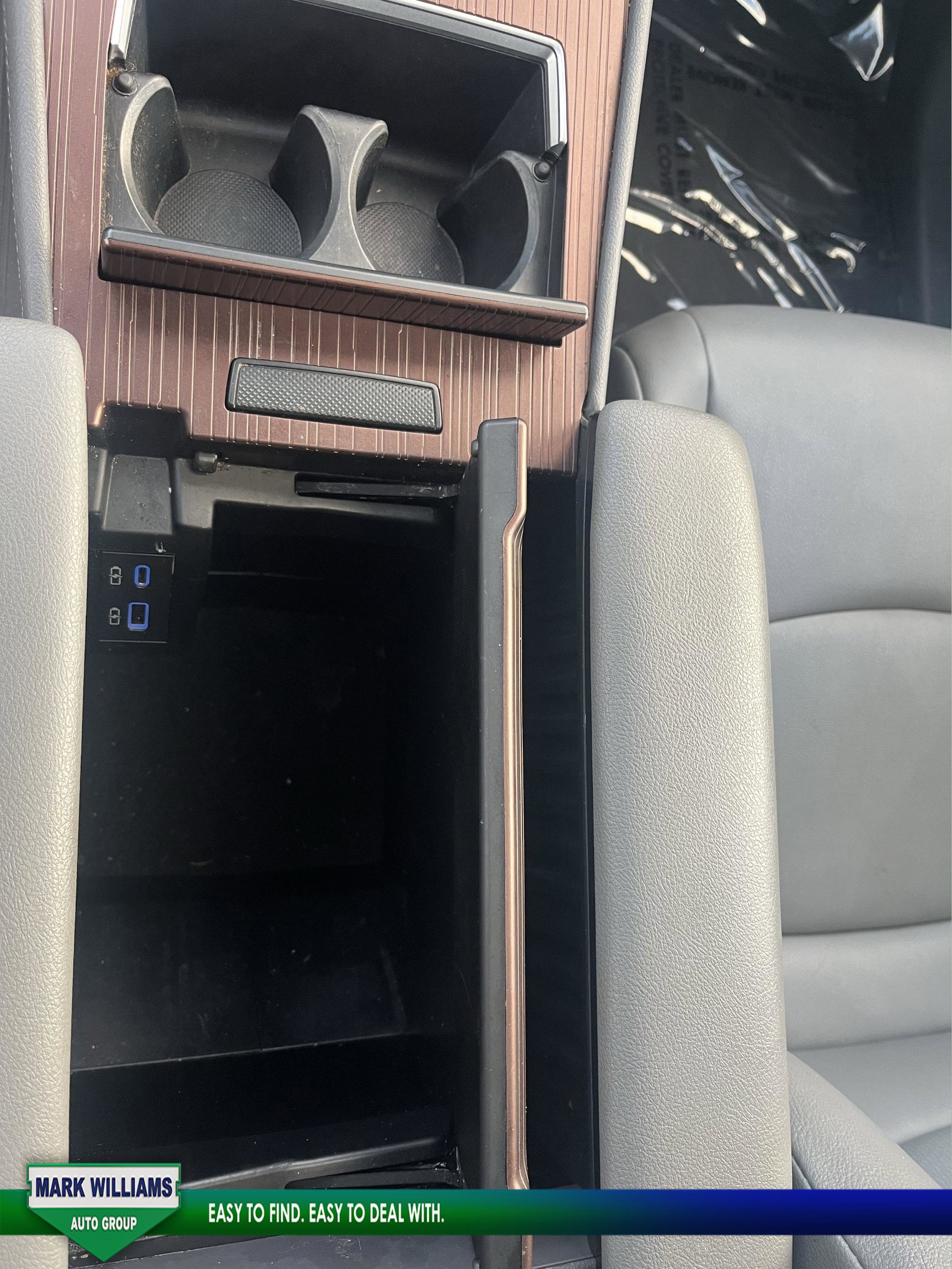 Used 2021 Toyota Sienna XLE image 24