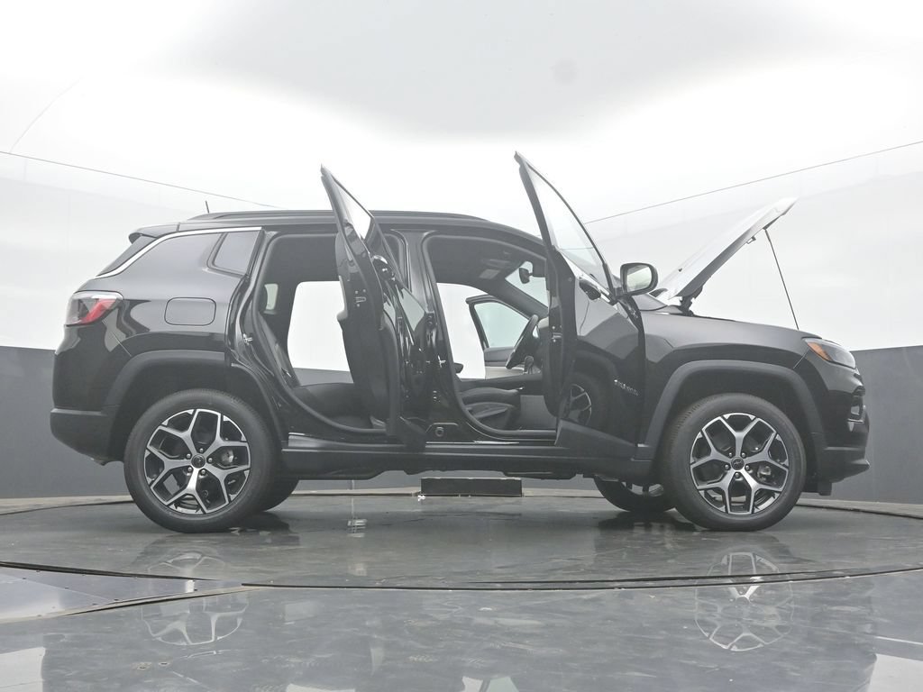 New 2026 Jeep Compass Limited w/ Sun, Sound & Navigation Group AWD/4WD image 59
