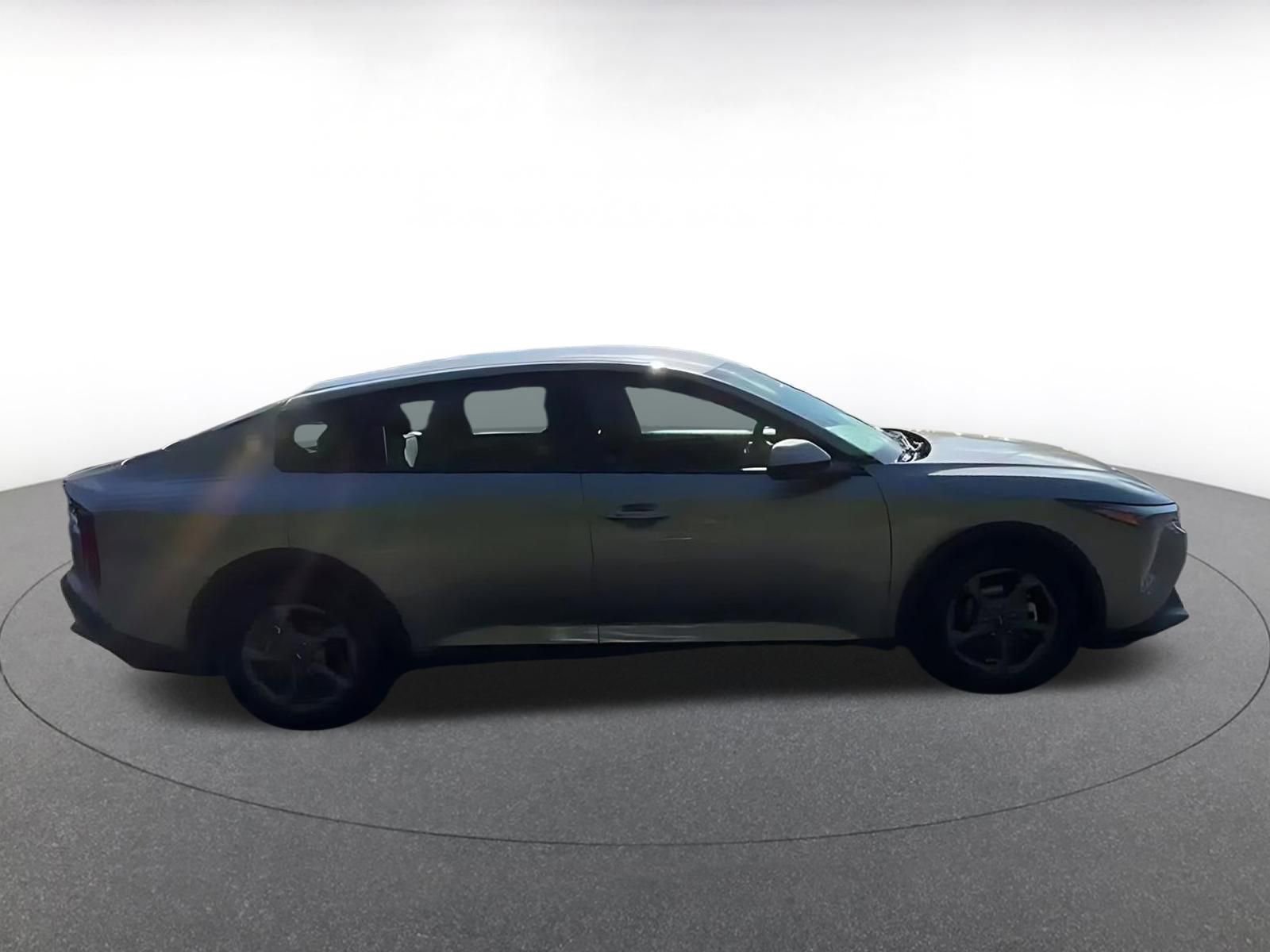 Used 2025 Kia K4 FWD image 14