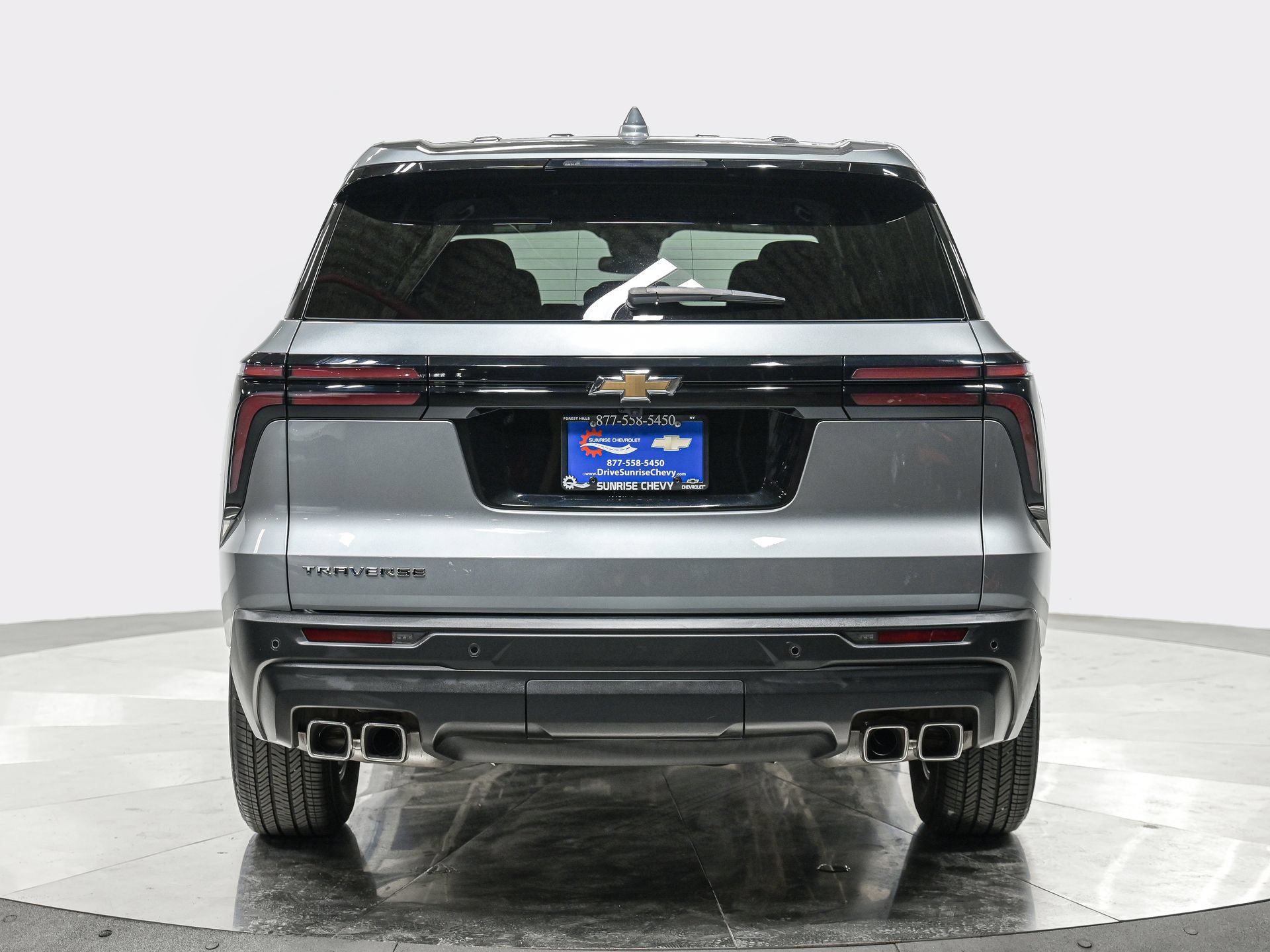 Used 2024 Chevrolet Traverse LS FWD image 5