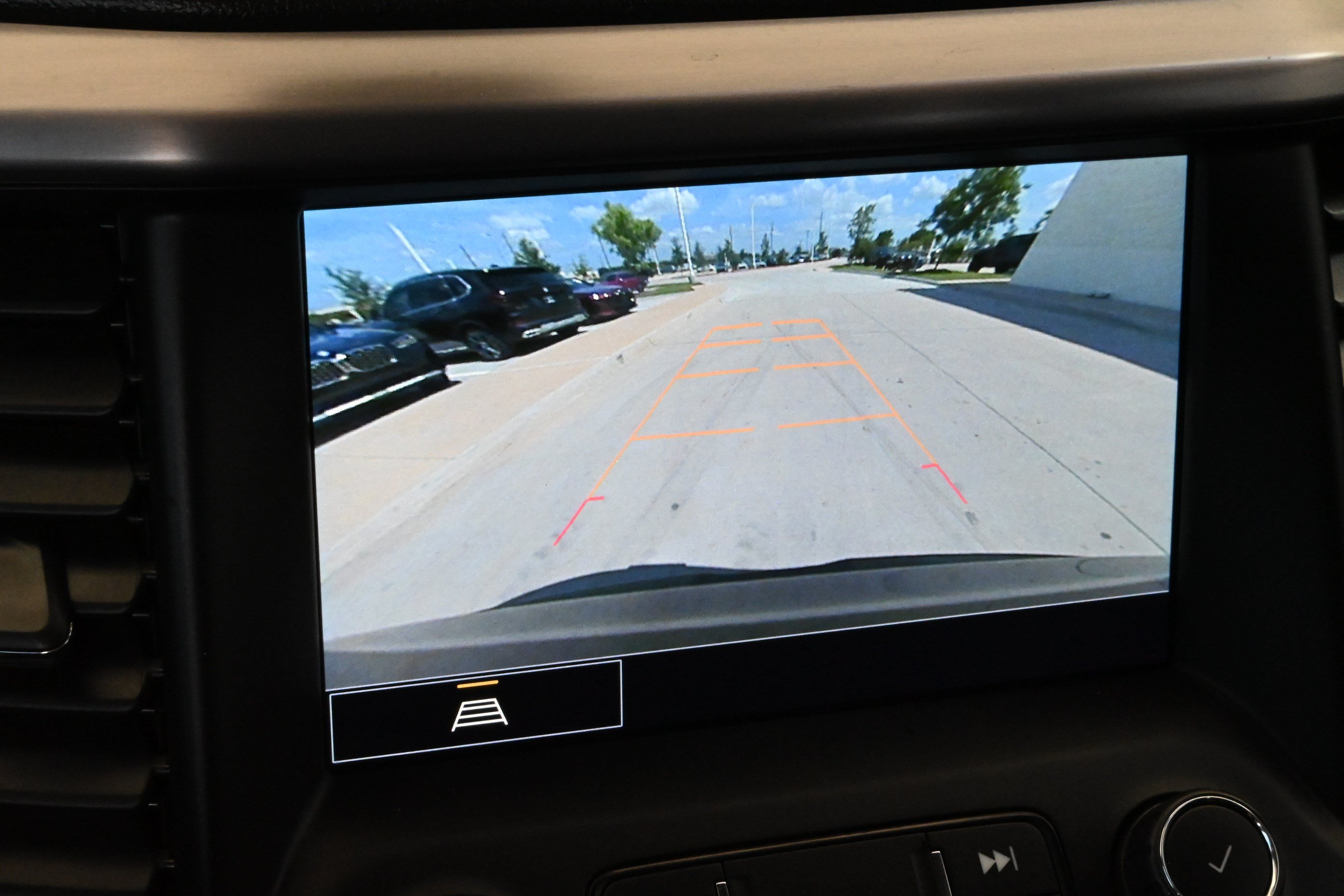 Used 2022 GMC Acadia AT4 w/ Preferred Package AWD/4WD image 18
