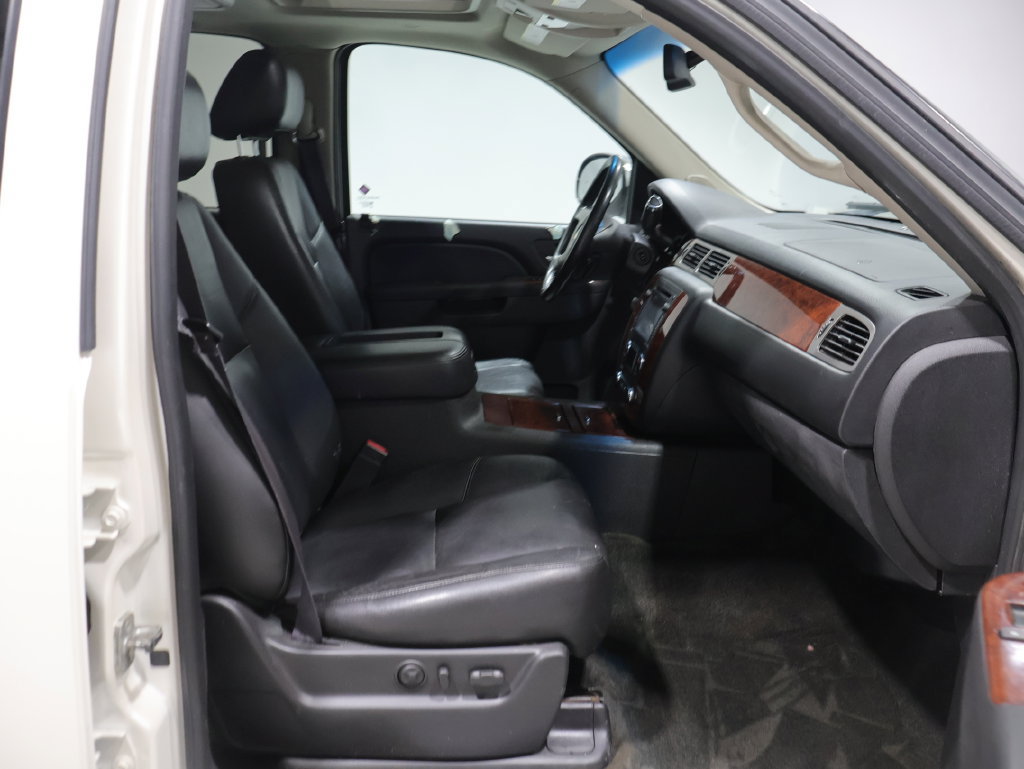 Used 2013 Chevrolet Suburban LTZ AWD/4WD image 25